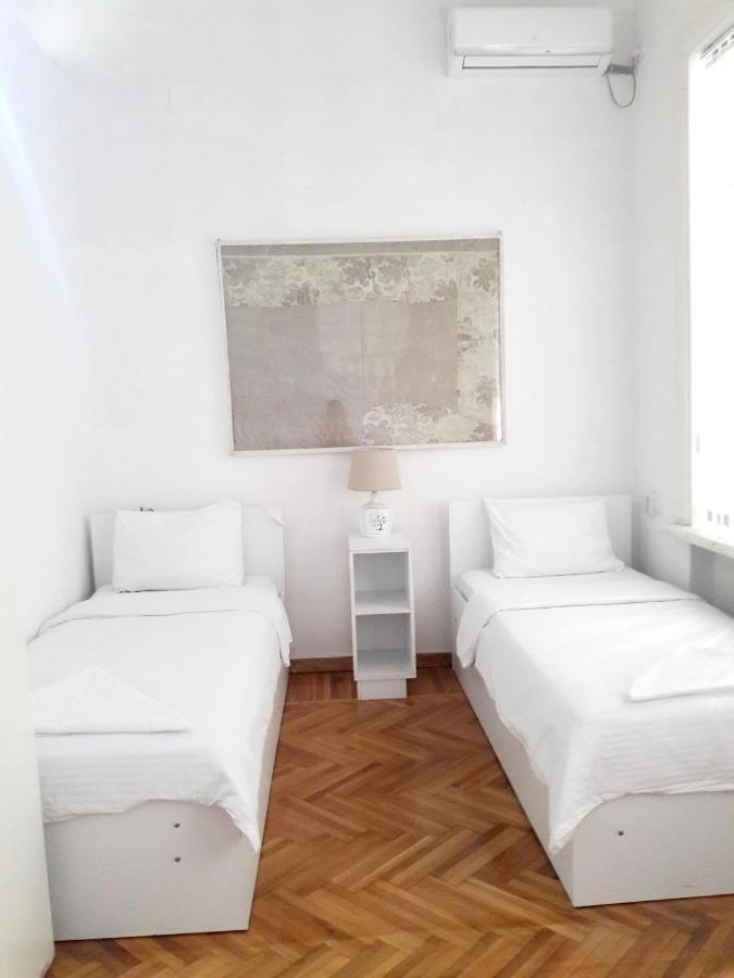 Hotel Veneto Kutaisi Bagian luar foto