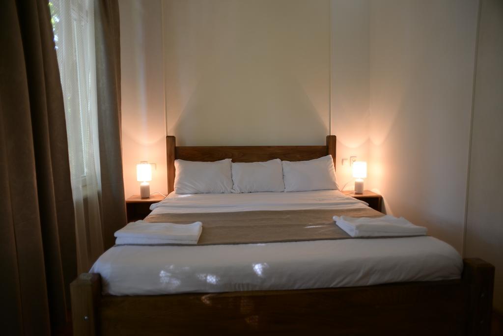 Hotel Veneto Kutaisi Bagian luar foto