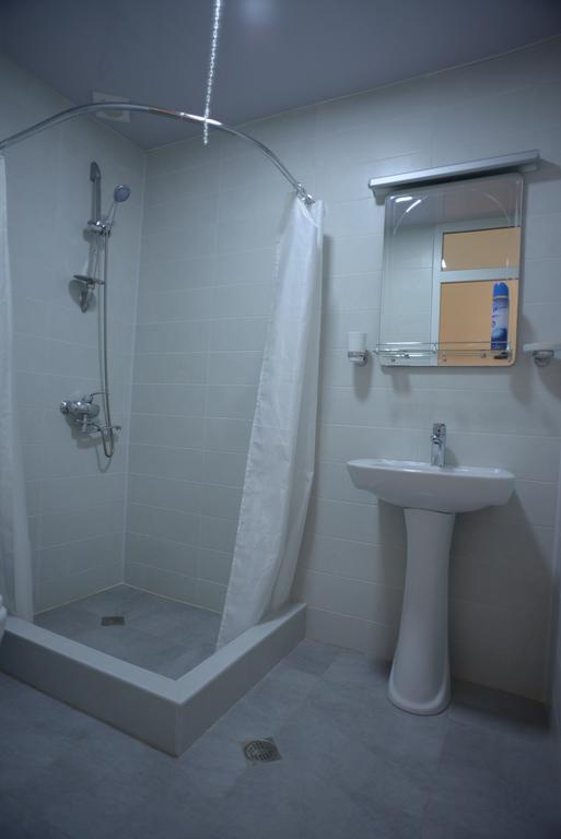 Hotel Veneto Kutaisi Bagian luar foto