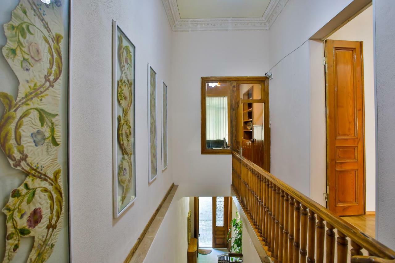 Hotel Veneto Kutaisi Bagian luar foto