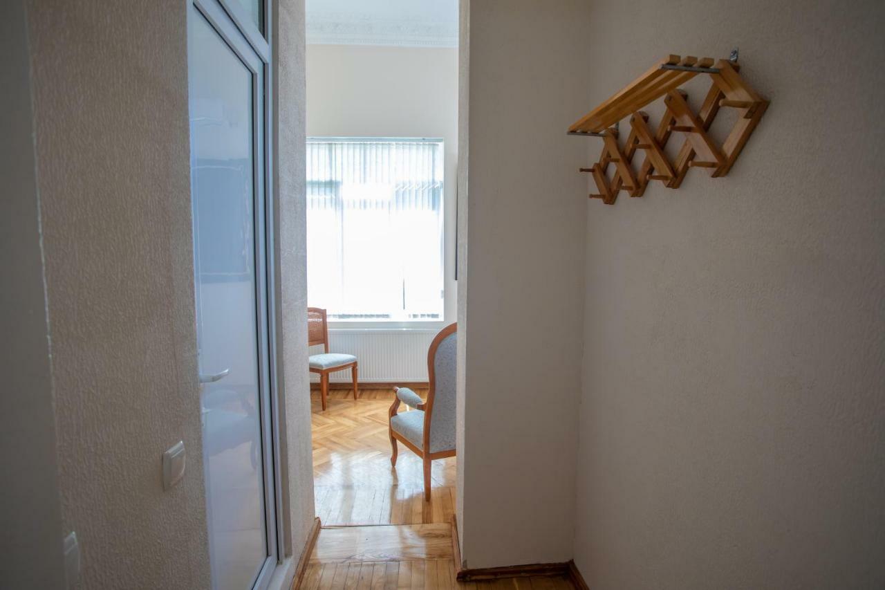 Hotel Veneto Kutaisi Bagian luar foto
