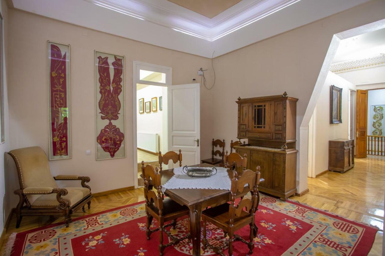 Hotel Veneto Kutaisi Bagian luar foto
